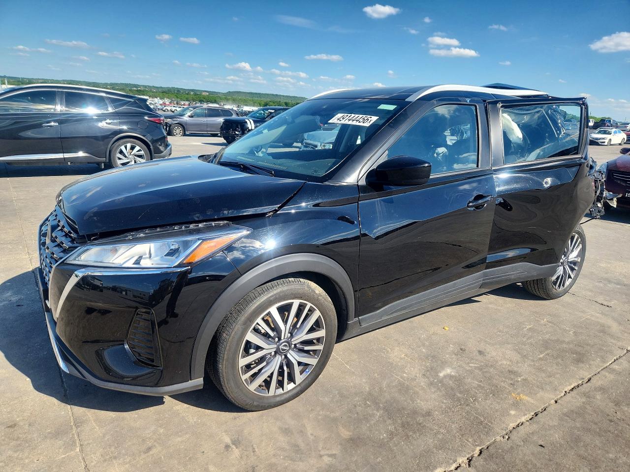 Salvage Nissan Kicks Image
