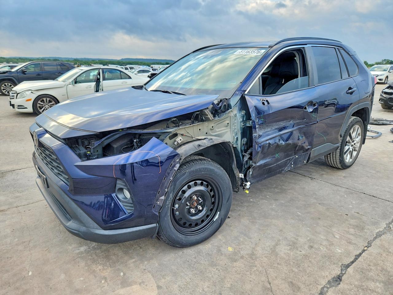 Salvage Toyota RAV4 Image