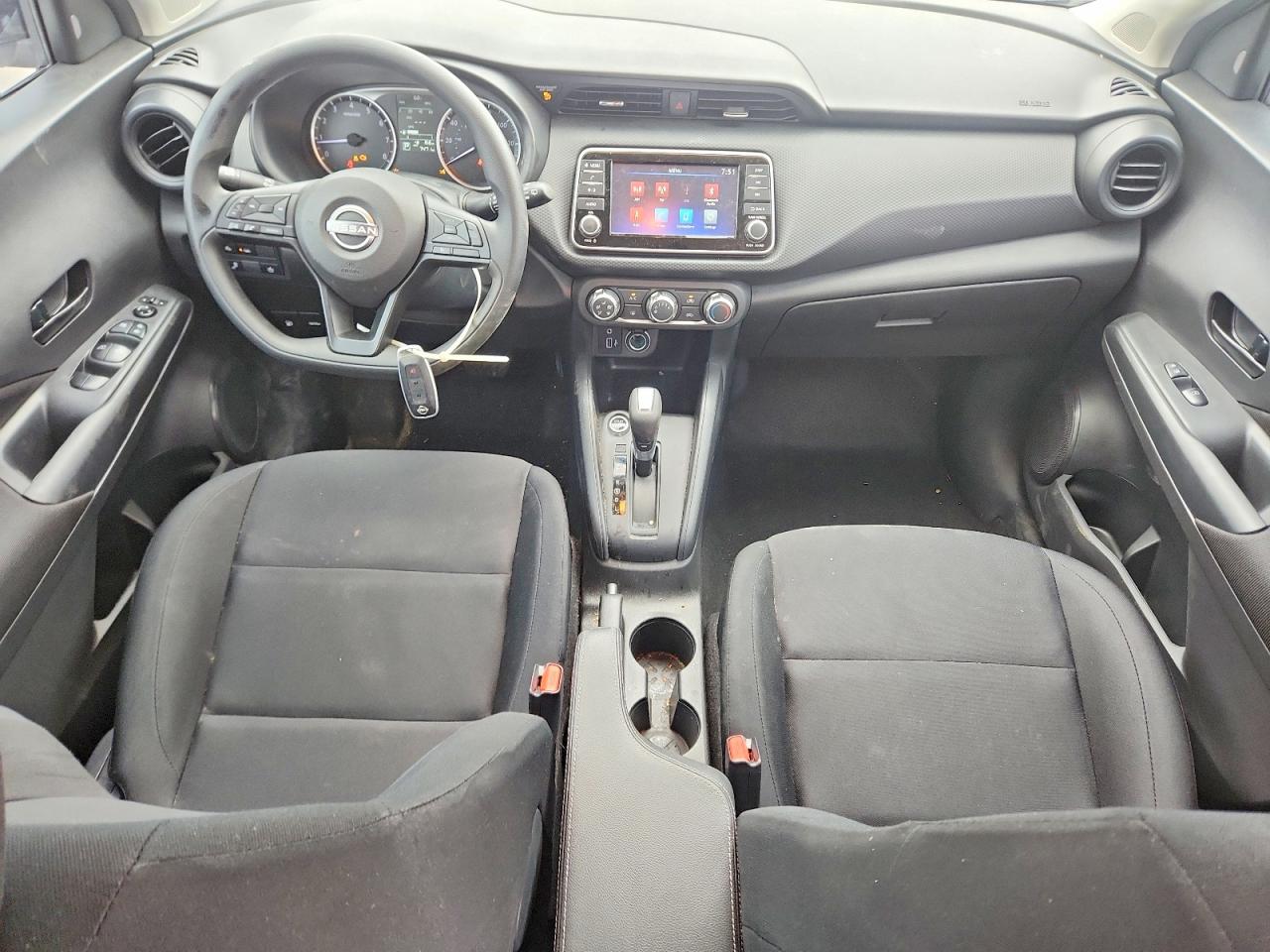 Nissan Kicks Play S
