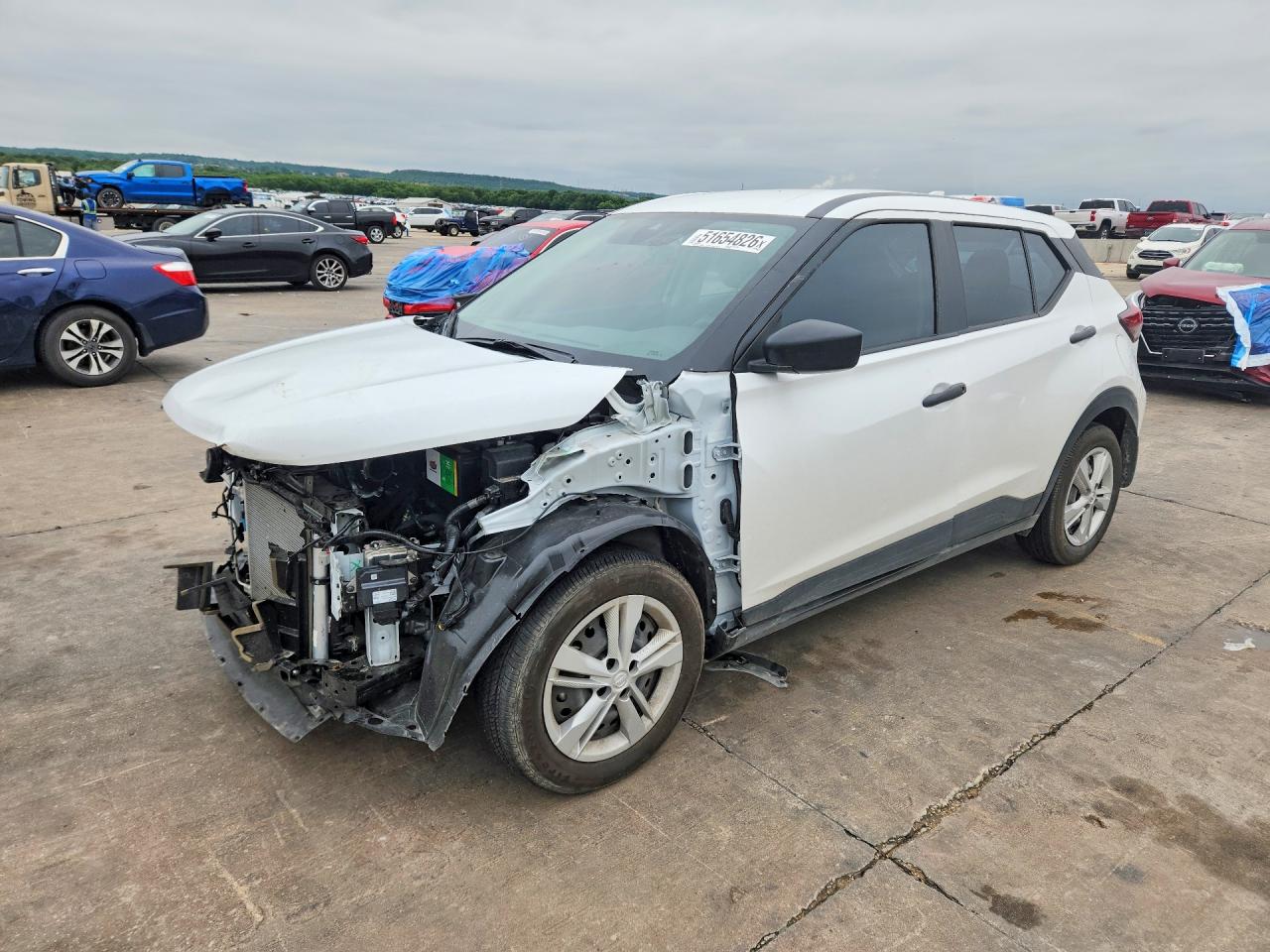Salvage Nissan Kicks Play Image