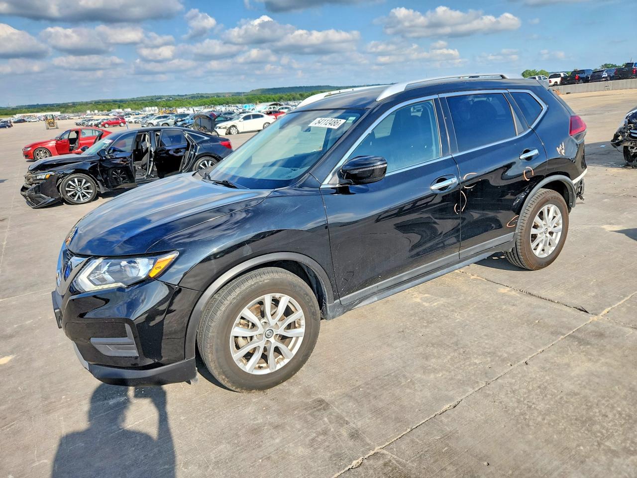Salvage Nissan Rogue Image