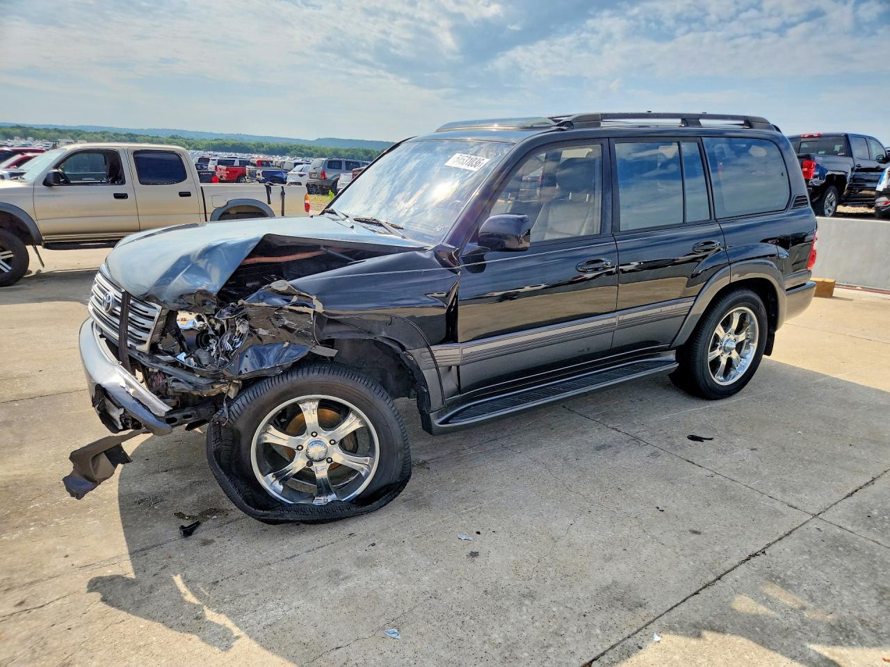 Salvage Toyota Land Cruis Image