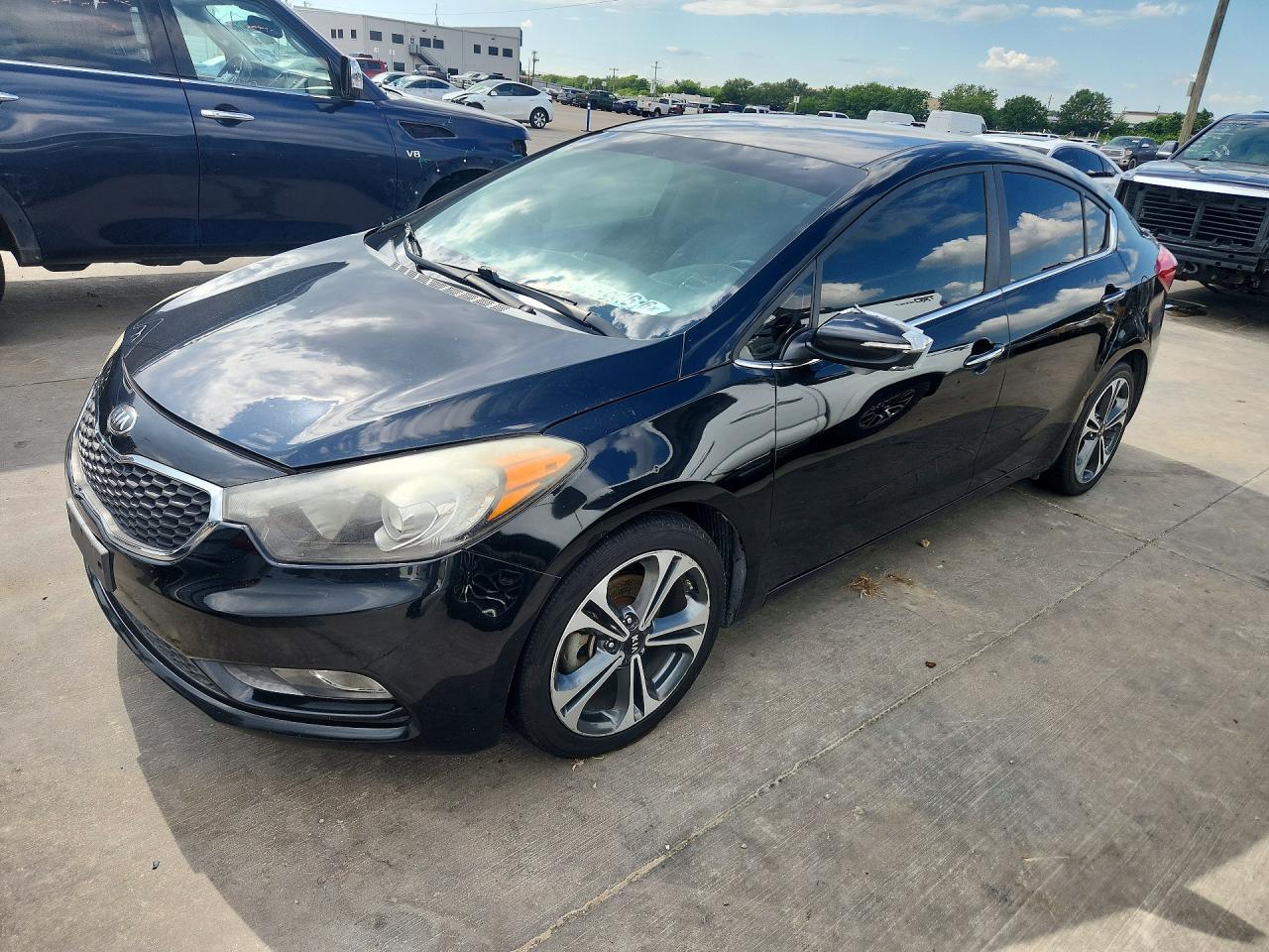 Salvage Kia Forte Image