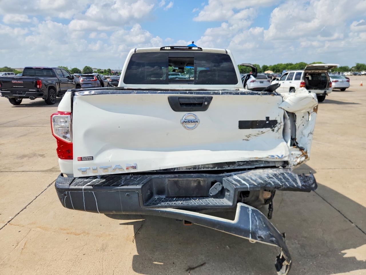 Nissan Titan Sv