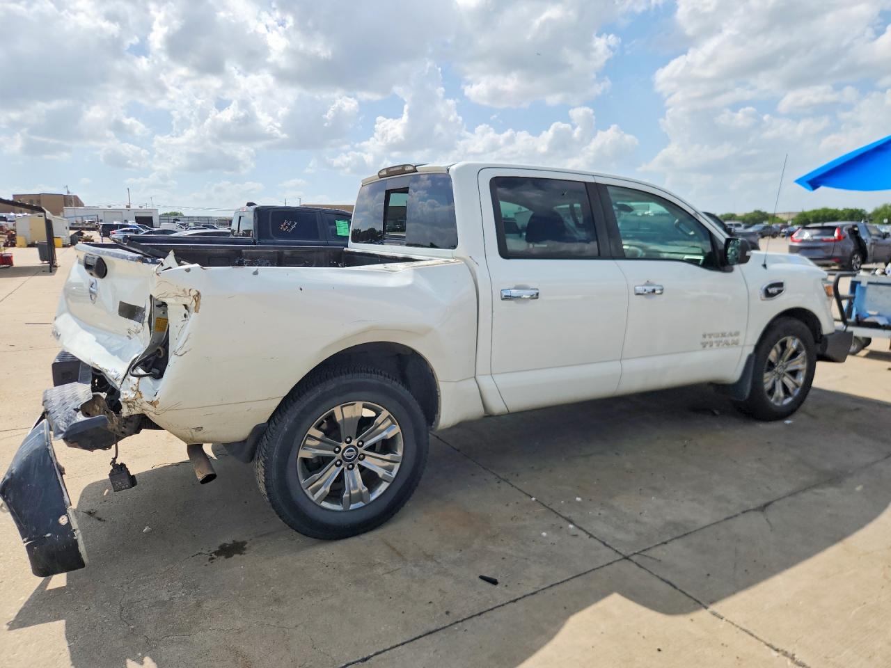 Nissan Titan Sv