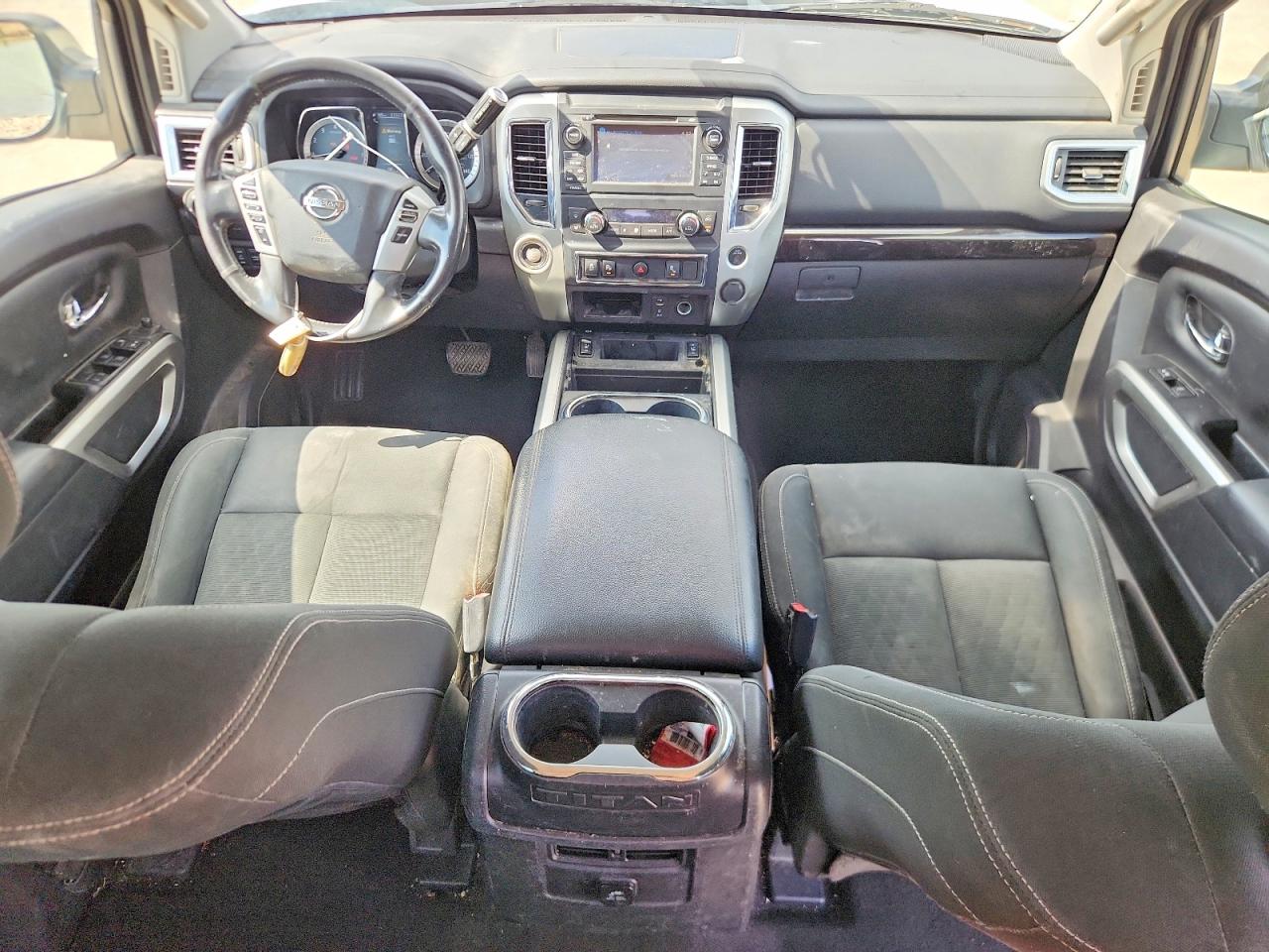 Nissan Titan Sv