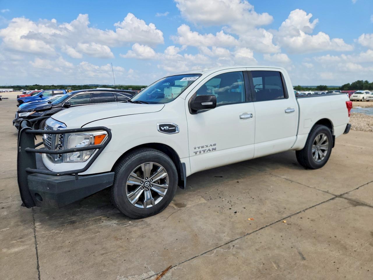 Salvage Nissan Titan Image