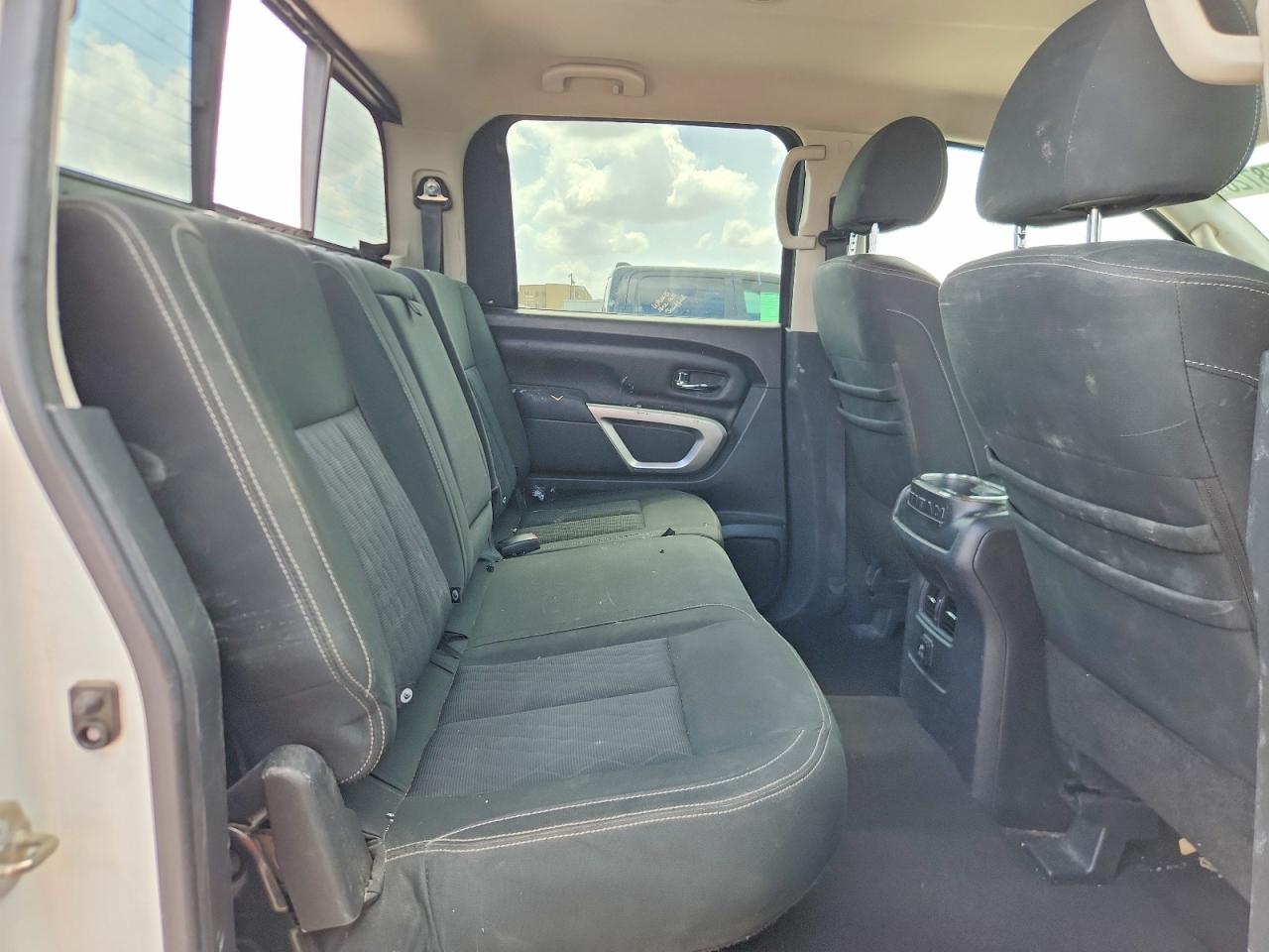 Nissan Titan Sv