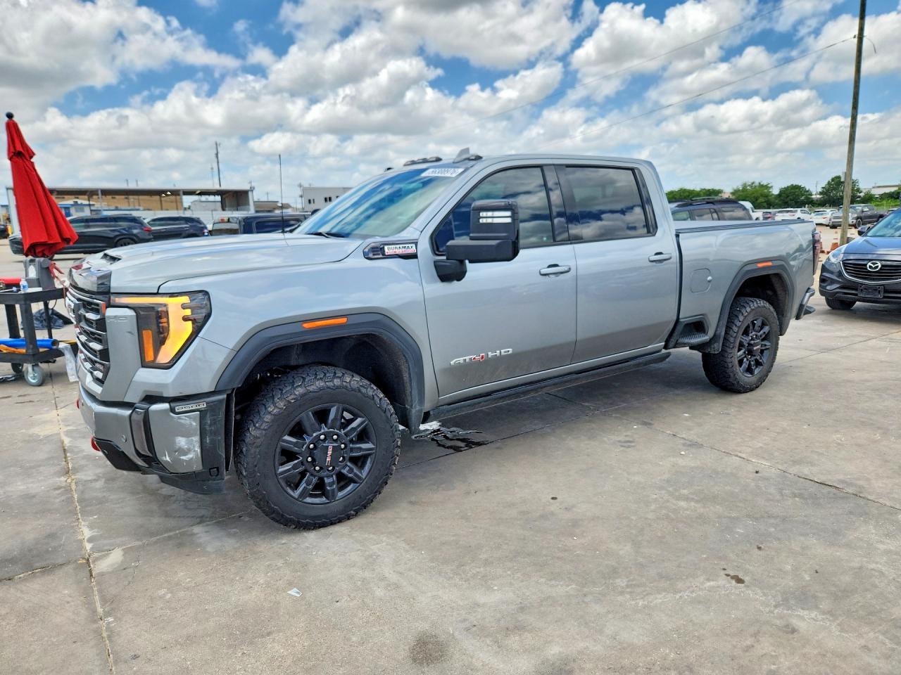 Salvage GMC Sierra Image