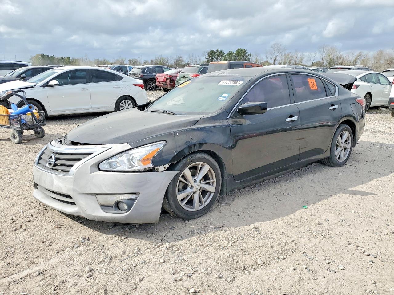 Salvage Nissan Altima Image