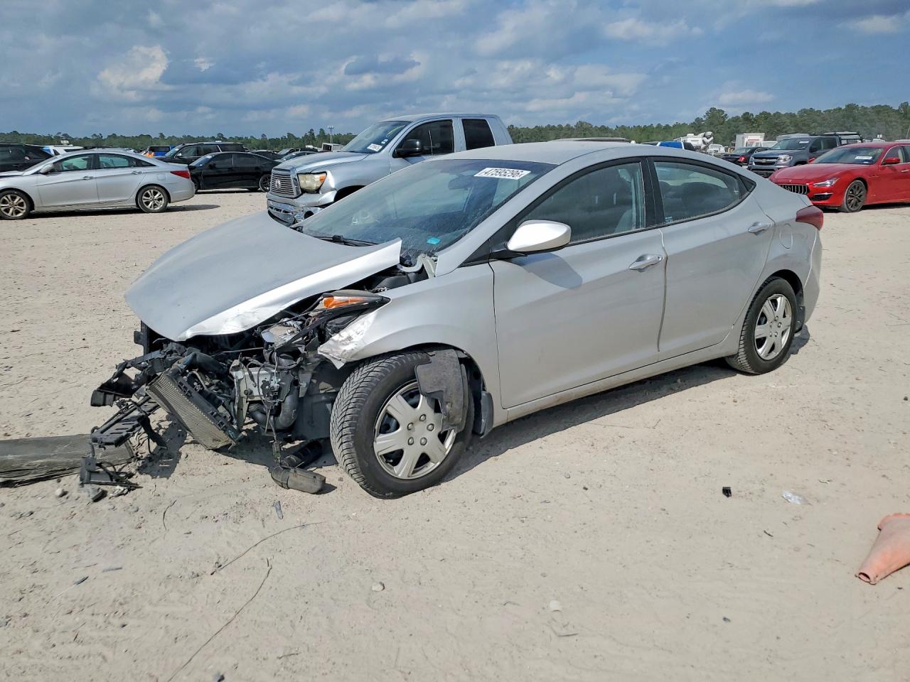 Salvage Hyundai ELANTRA Image