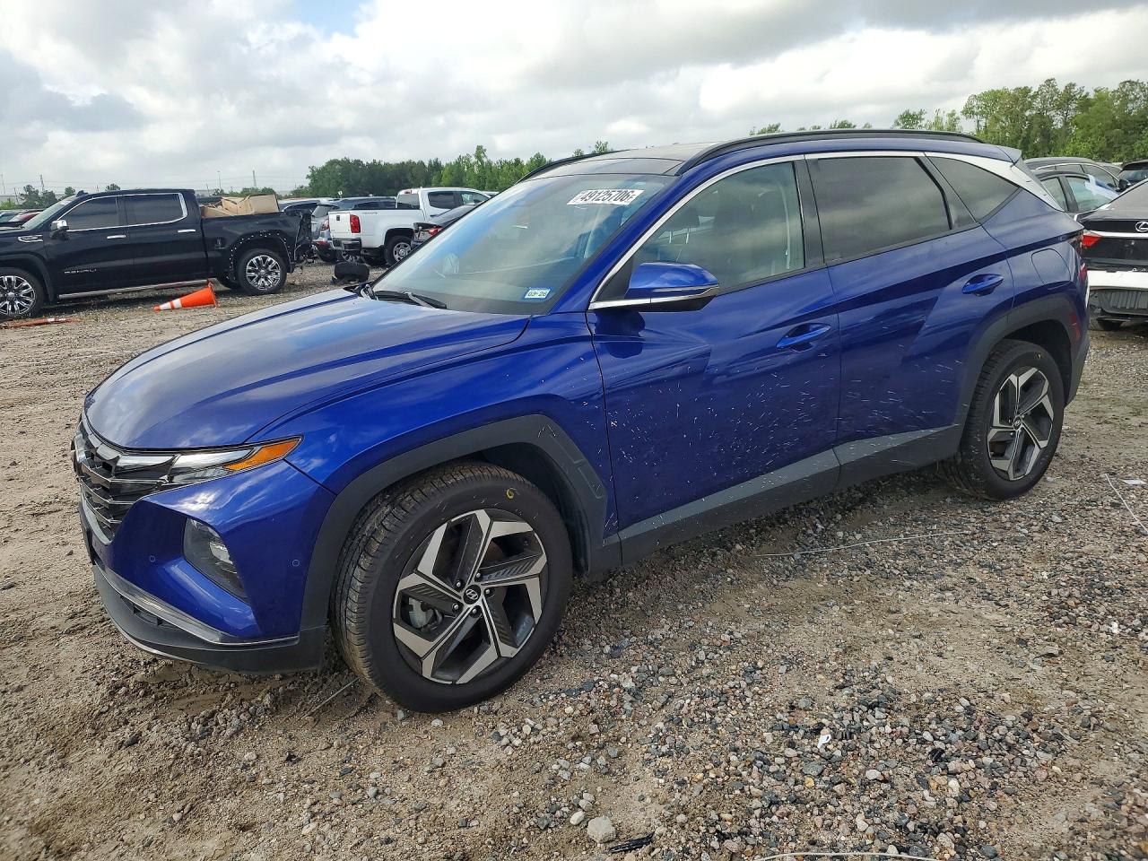 Salvage Hyundai TUCSON Image