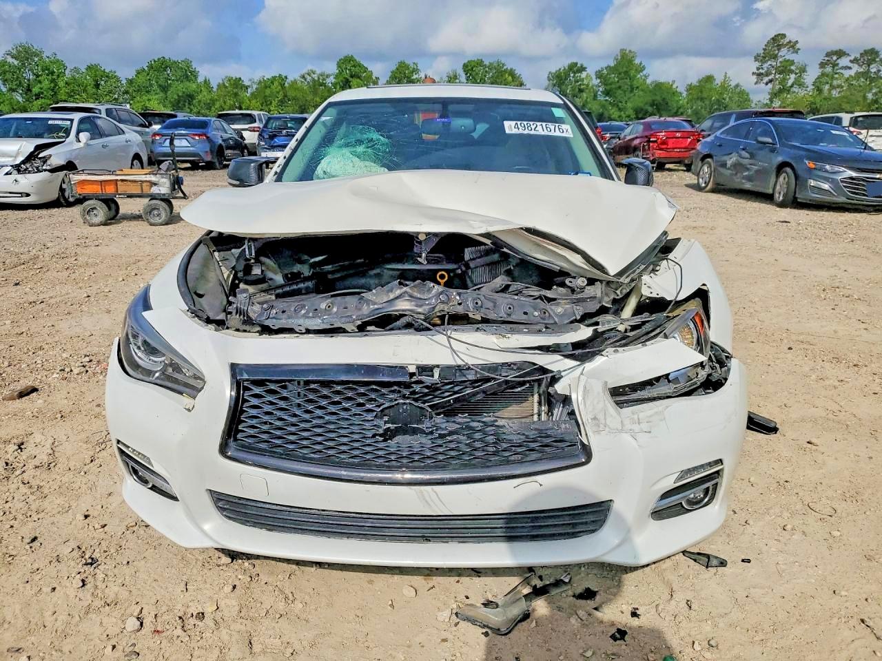 INFINITI Q50 Premium