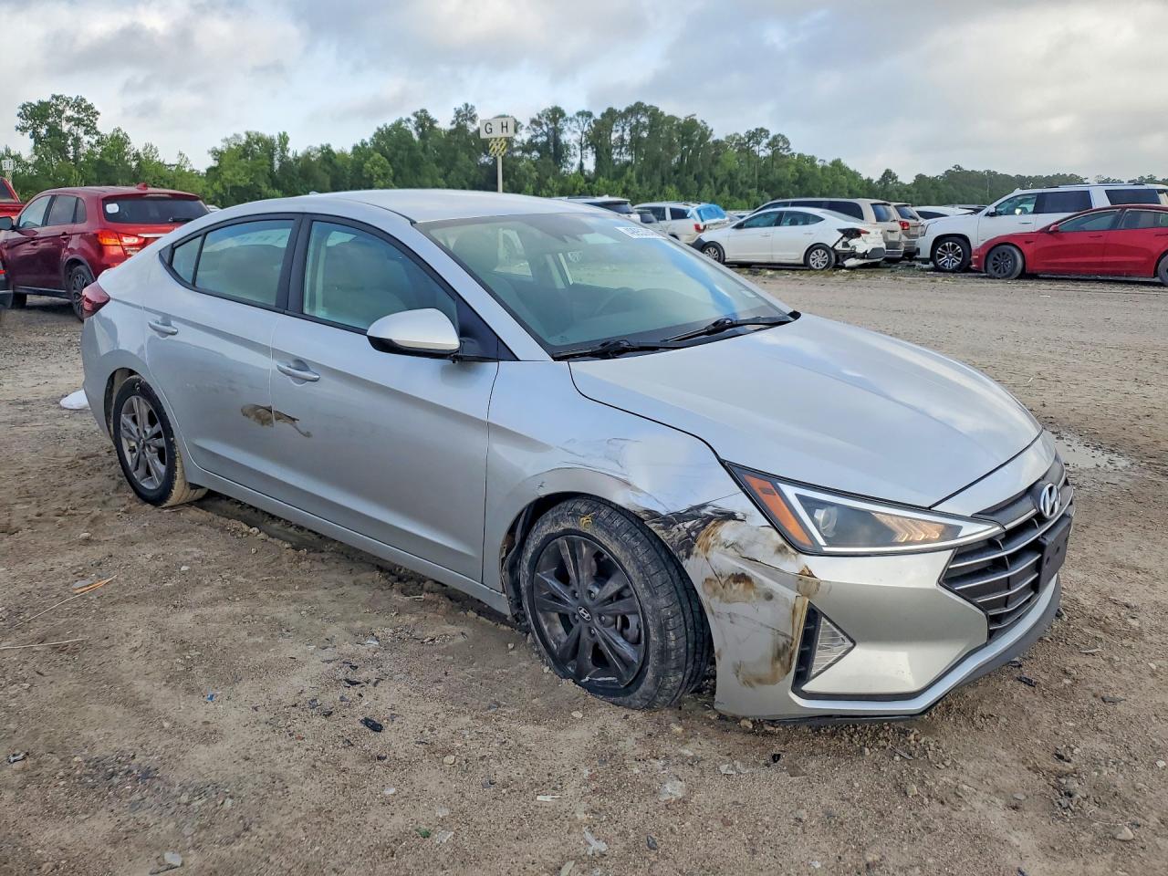 Hyundai ELANTRA Sel