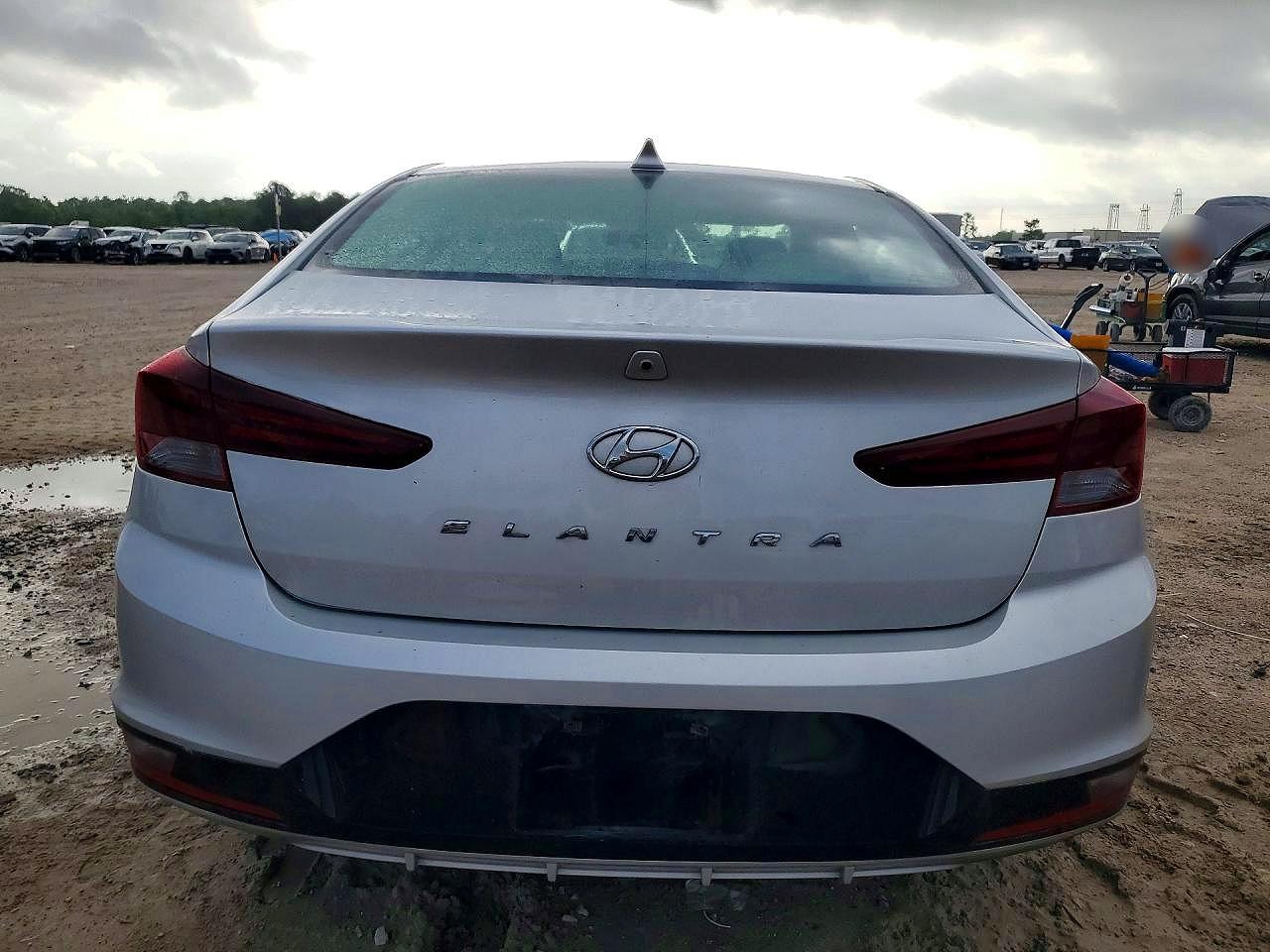 Hyundai ELANTRA Sel