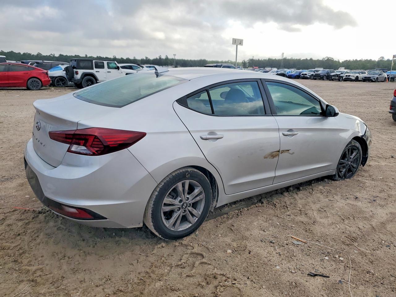 Hyundai ELANTRA Sel