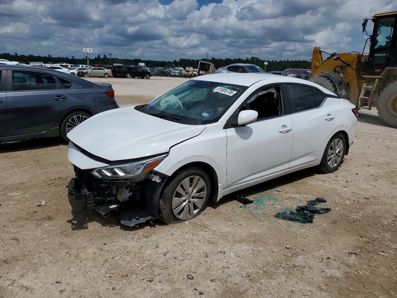 Salvage Nissan Sentra Image