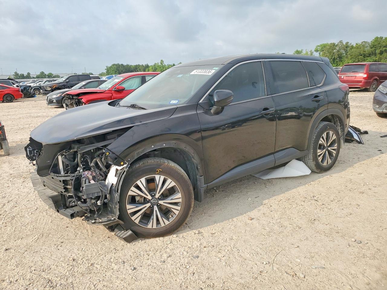 Salvage Nissan Rogue Image