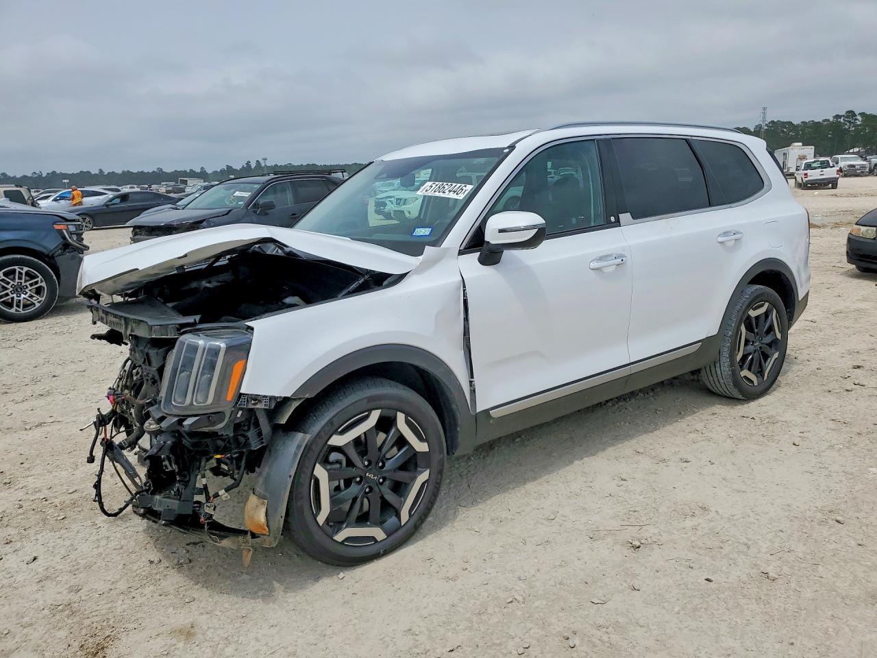 Salvage Kia Telluride Image