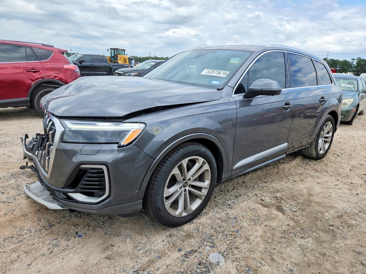 Salvage Audi Q7 Image