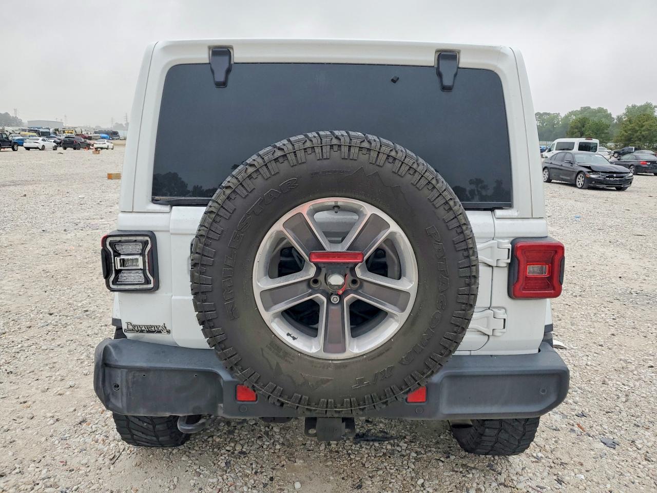Jeep Wrangler Sahara
