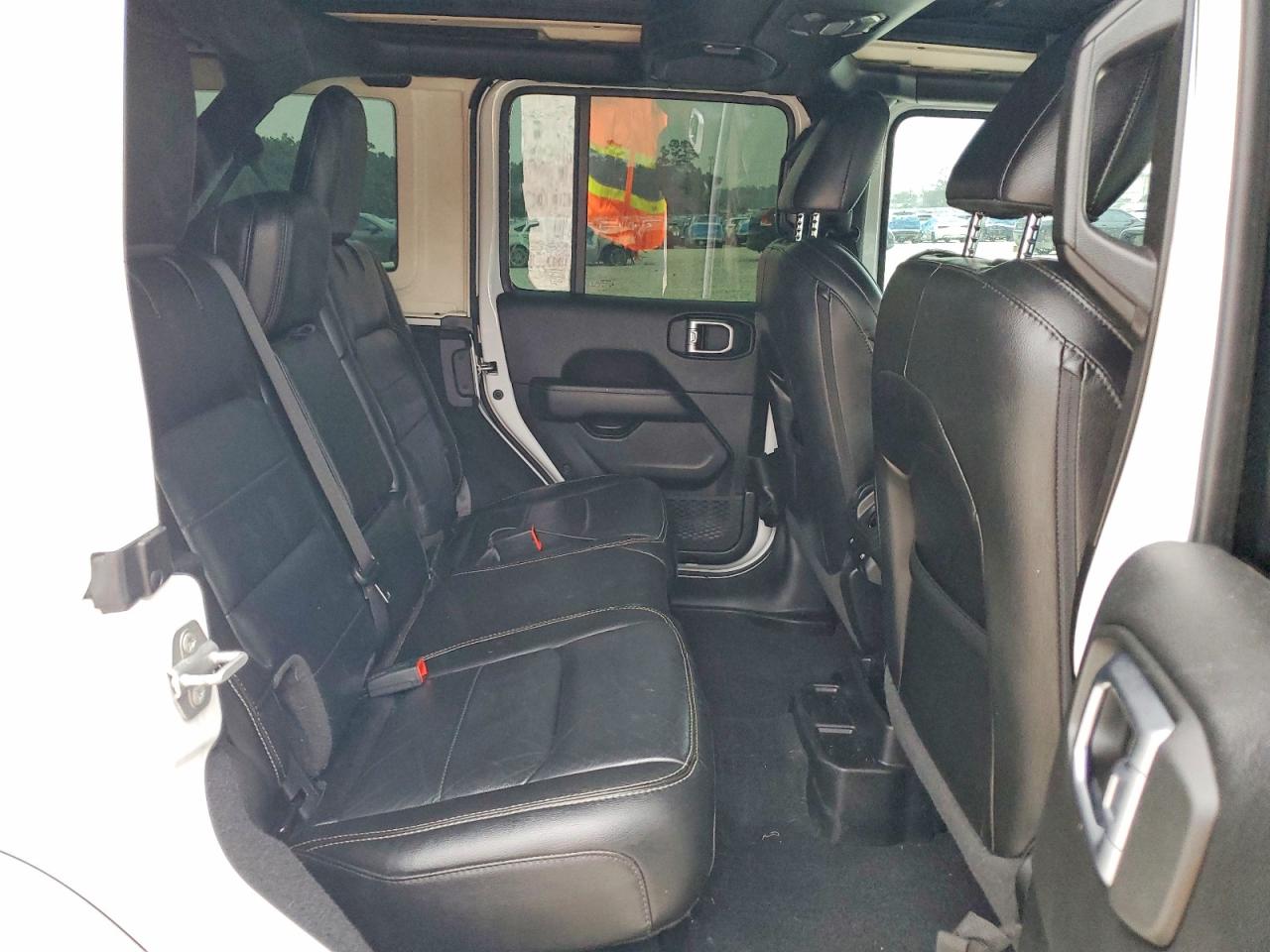 Jeep Wrangler Sahara