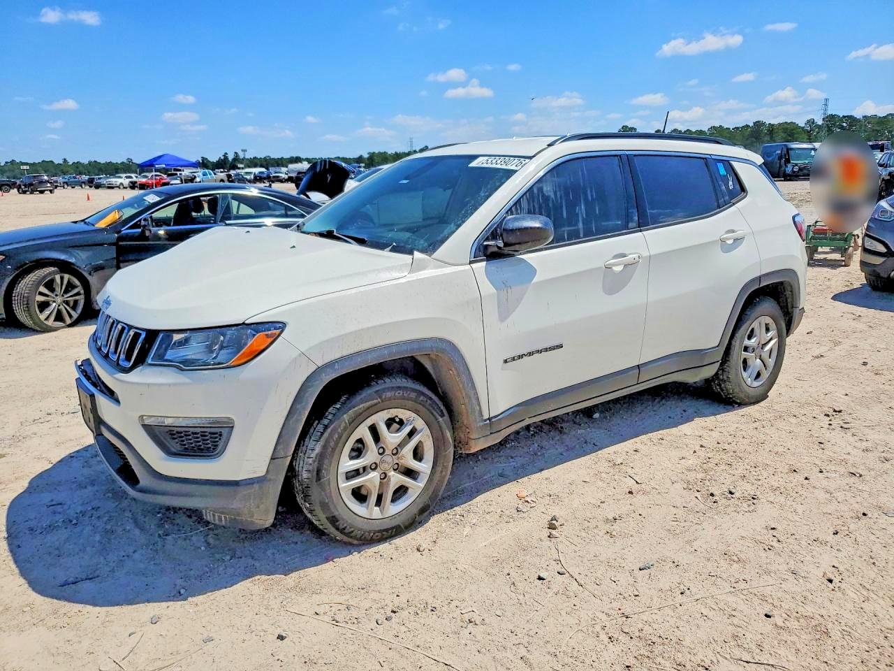 Salvage Jeep Compass Image