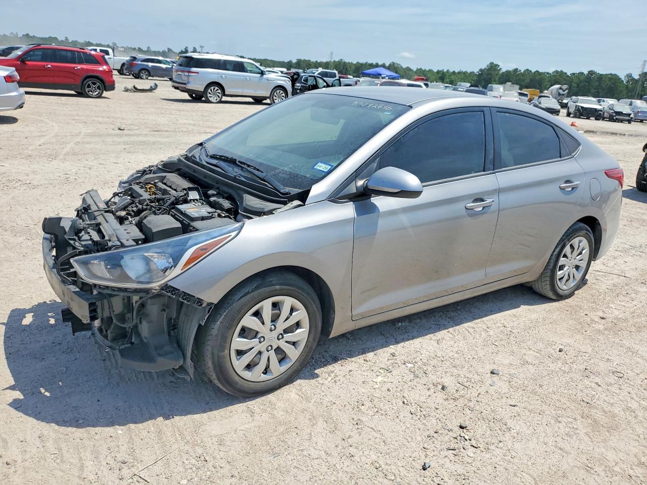 Salvage Hyundai ACCENT Image