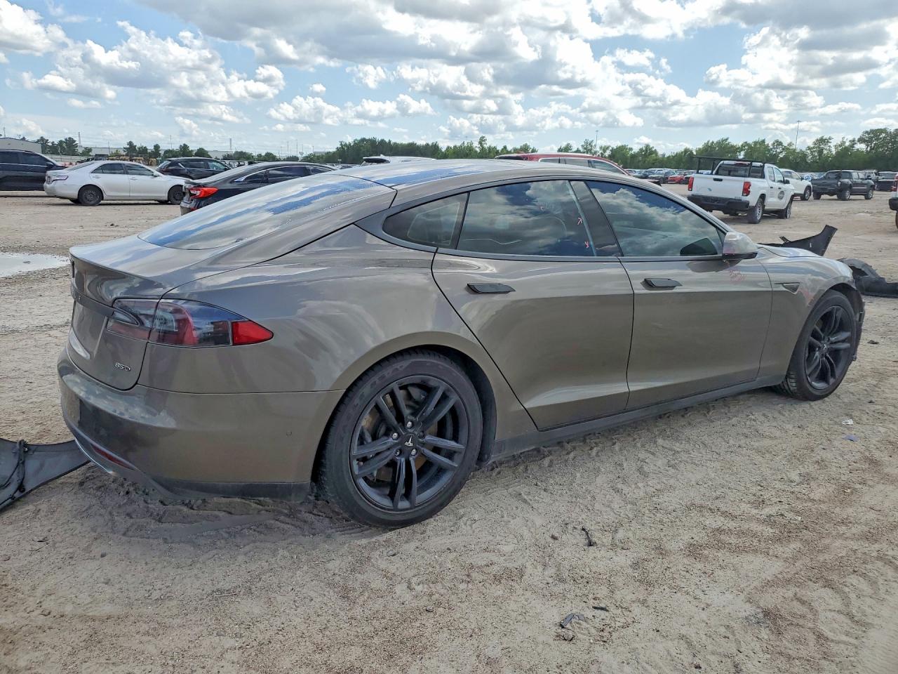 Tesla Model S 85d