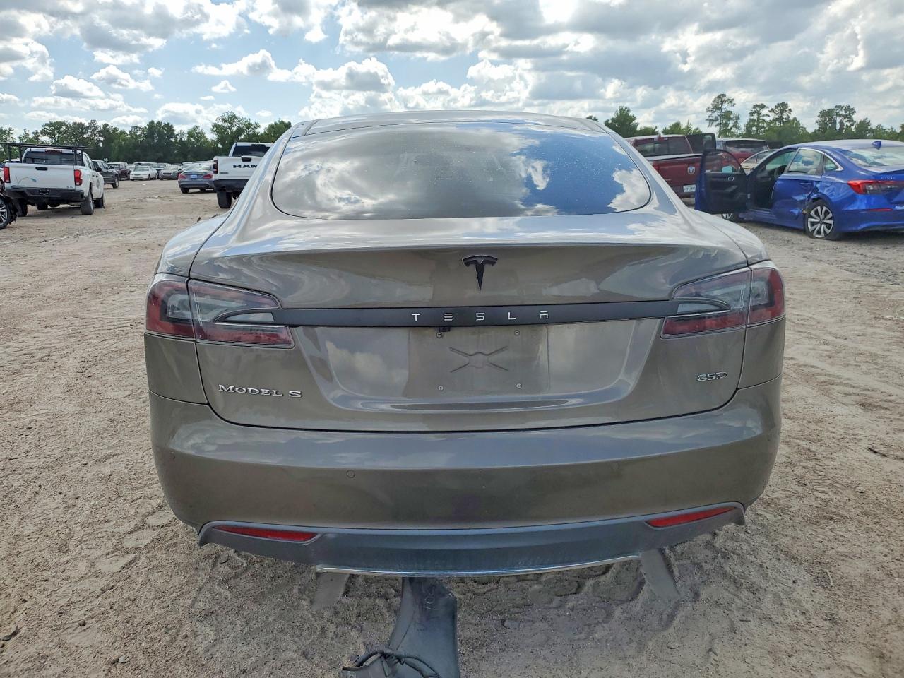 Tesla Model S 85d