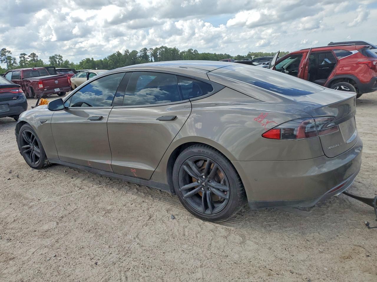 Tesla Model S 85d