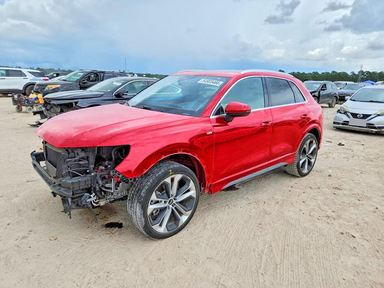 Salvage Audi Q3 Image
