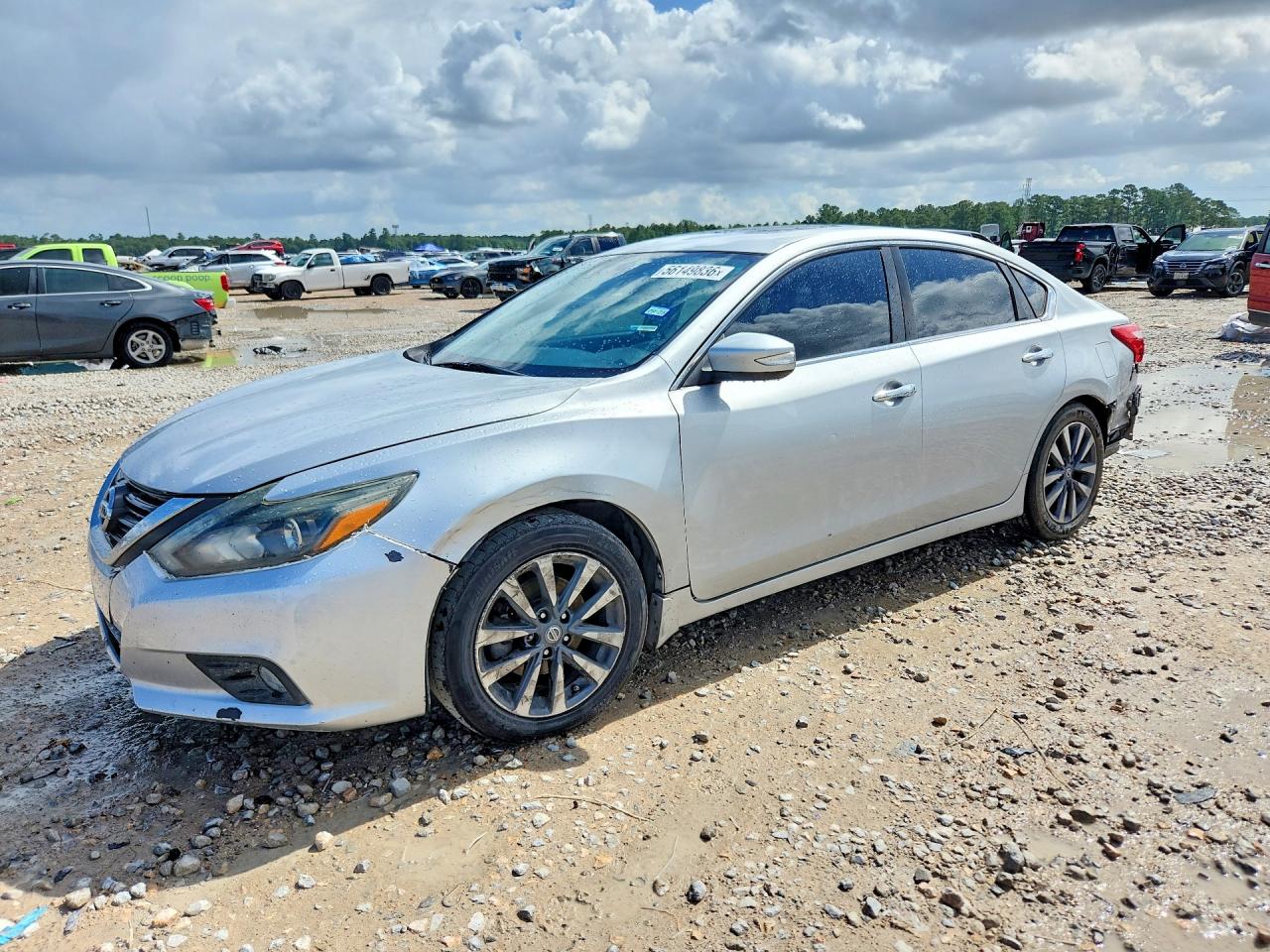 Salvage Nissan Altima Image
