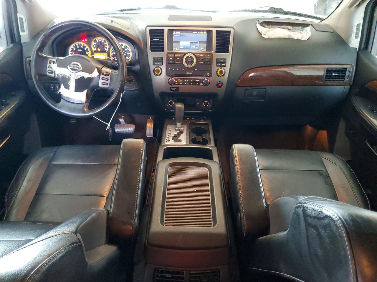 Nissan Armada Sv