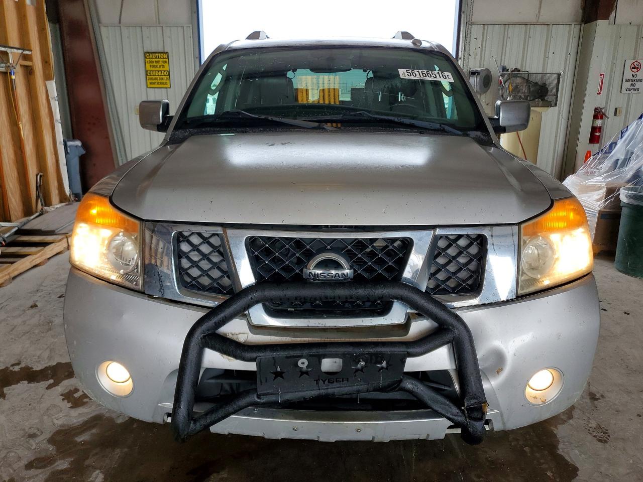 Nissan Armada Sv