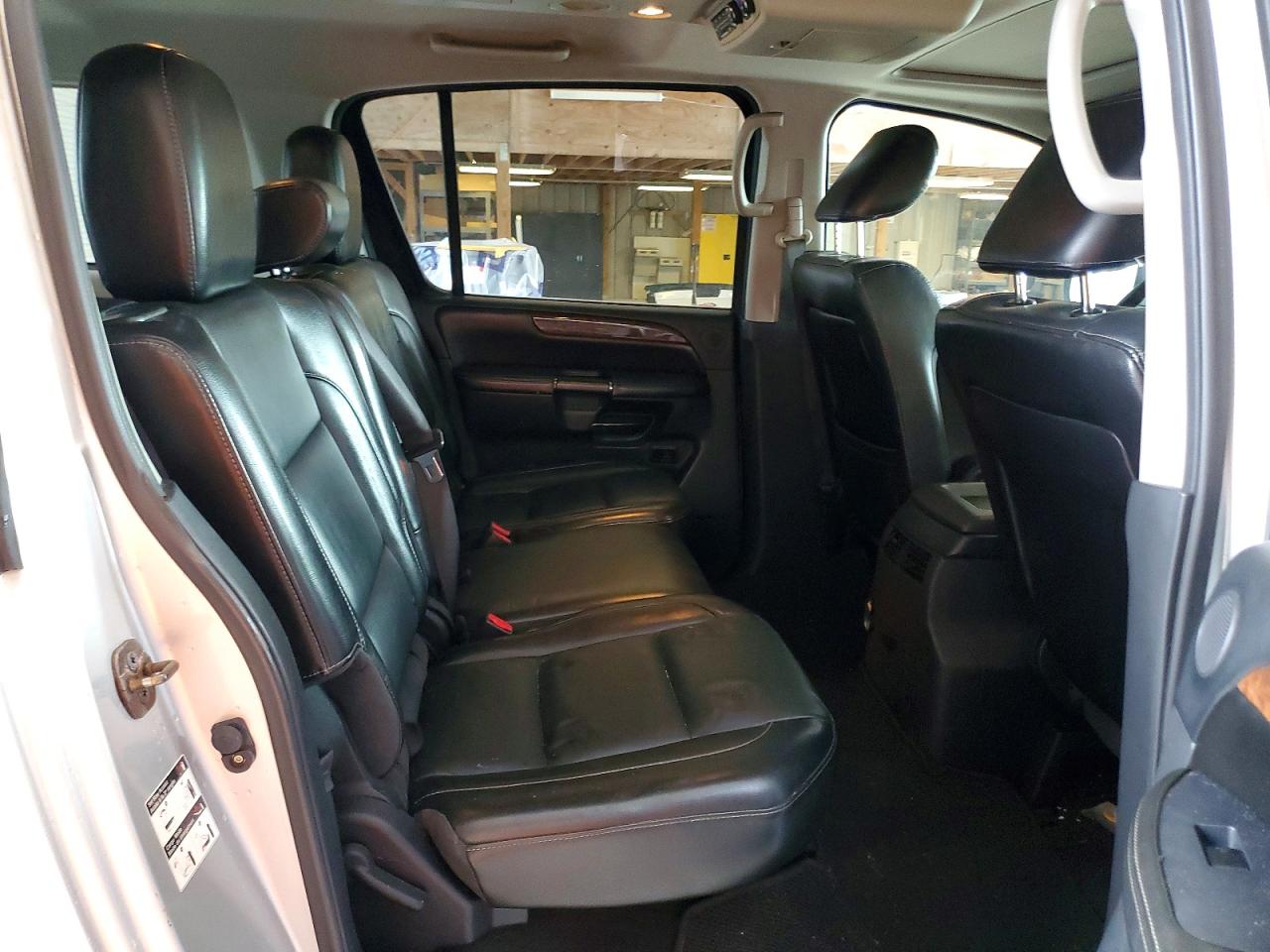 Nissan Armada Sv