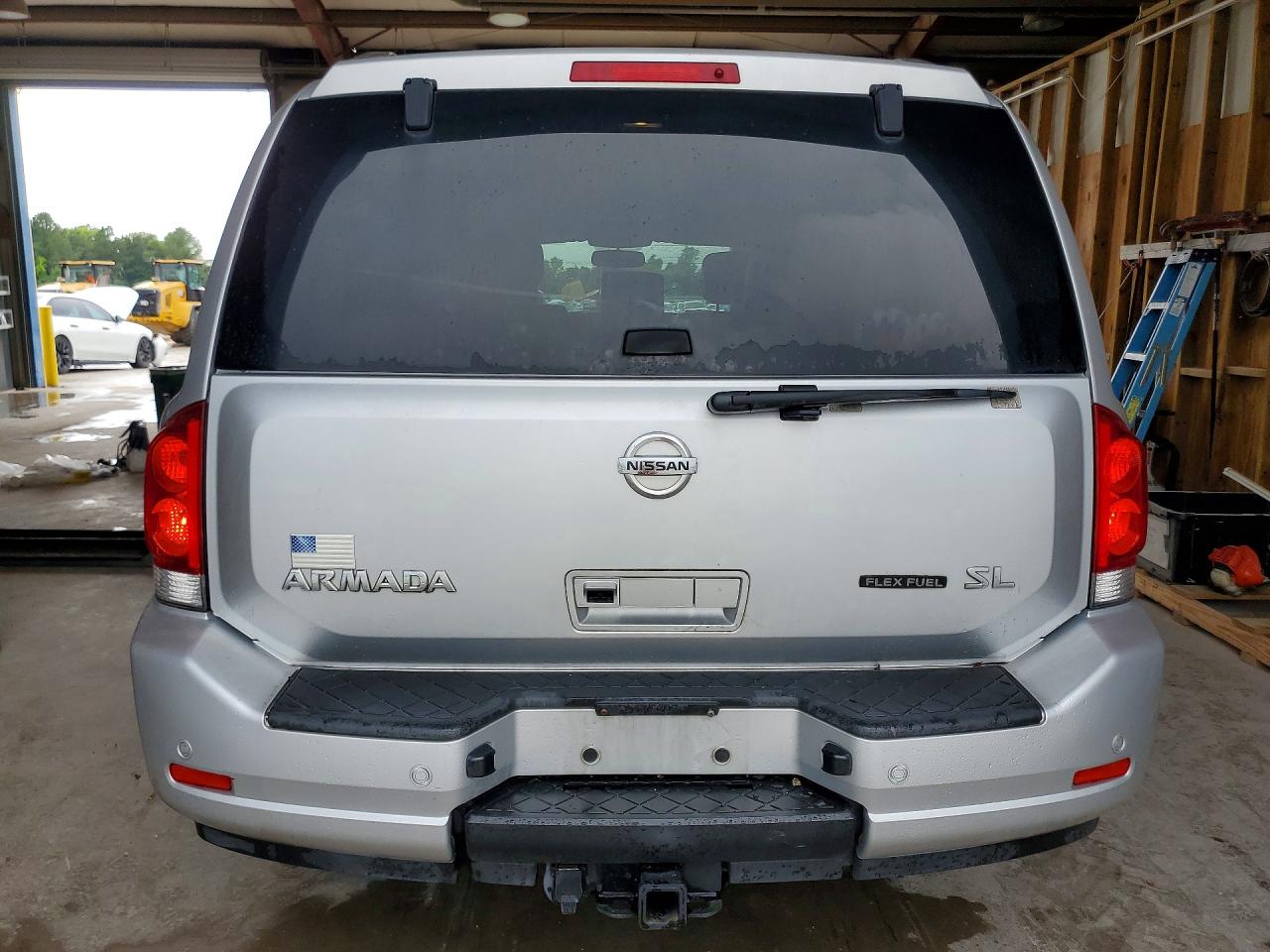 Nissan Armada Sv