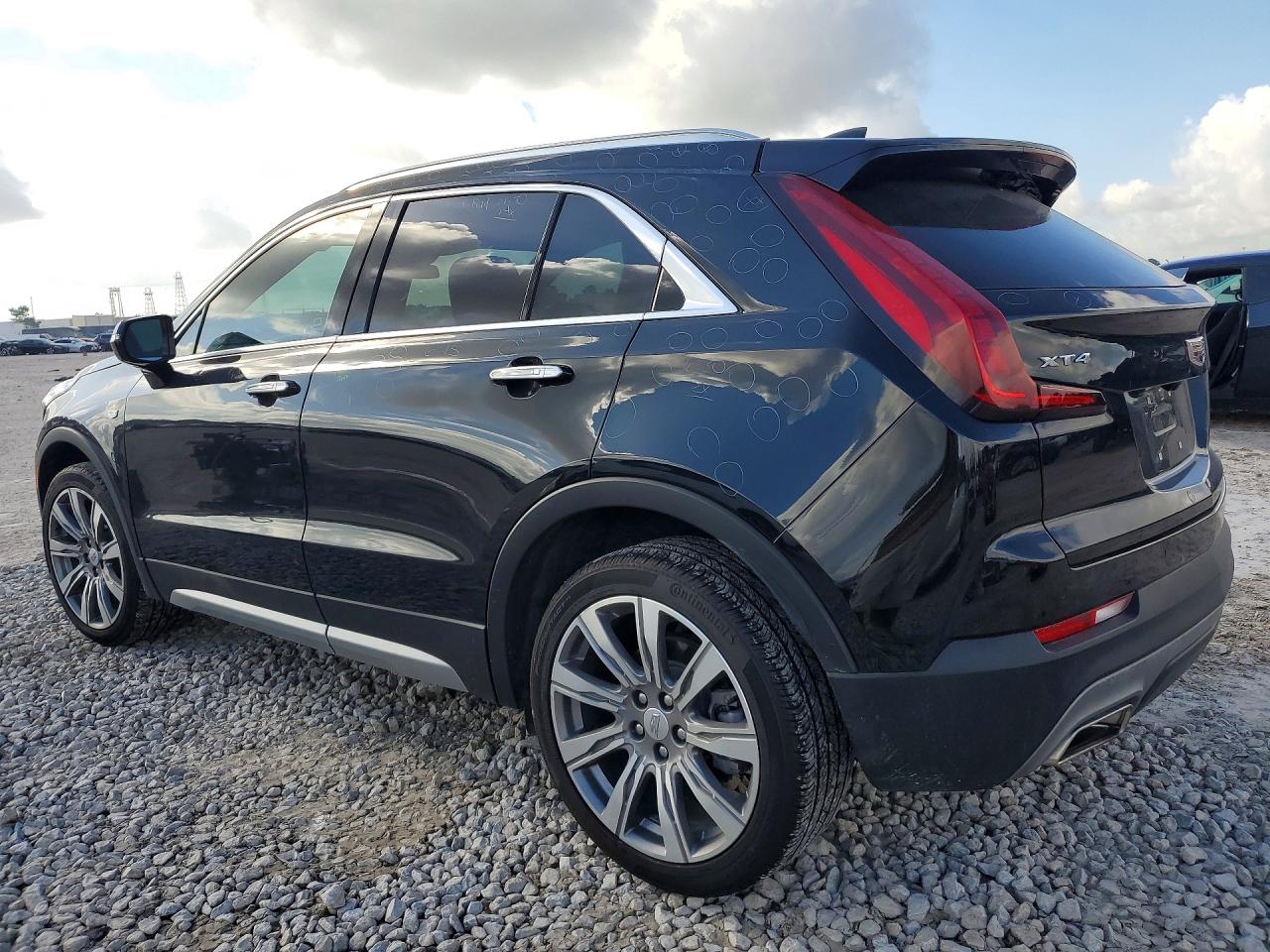 Cadillac XT4 Premium Luxury