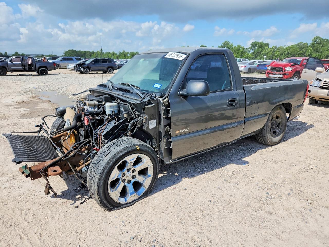 Salvage Chevrolet Silverado Image