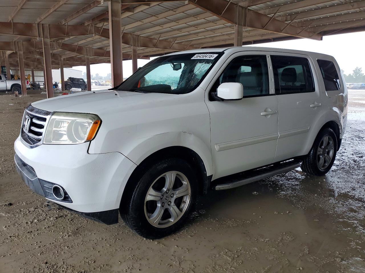 Salvage Honda Pilot Image