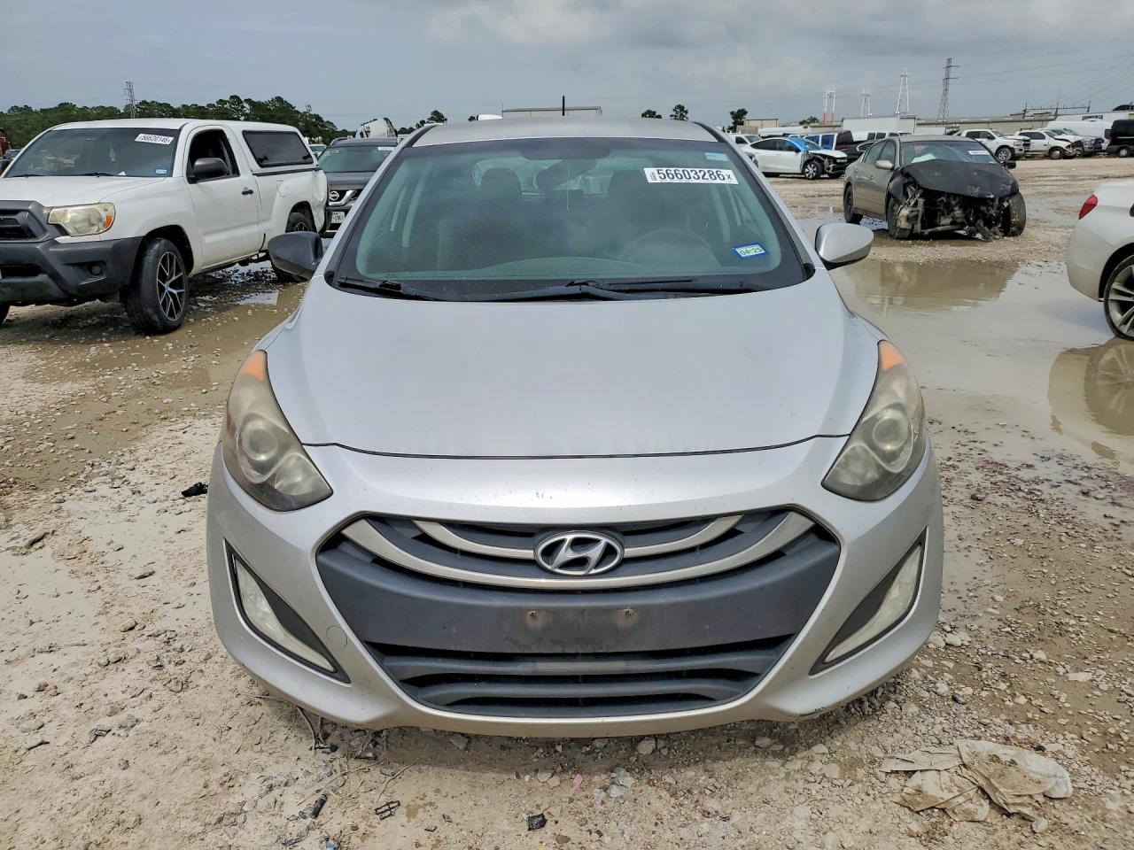 Hyundai ELANTRA Base