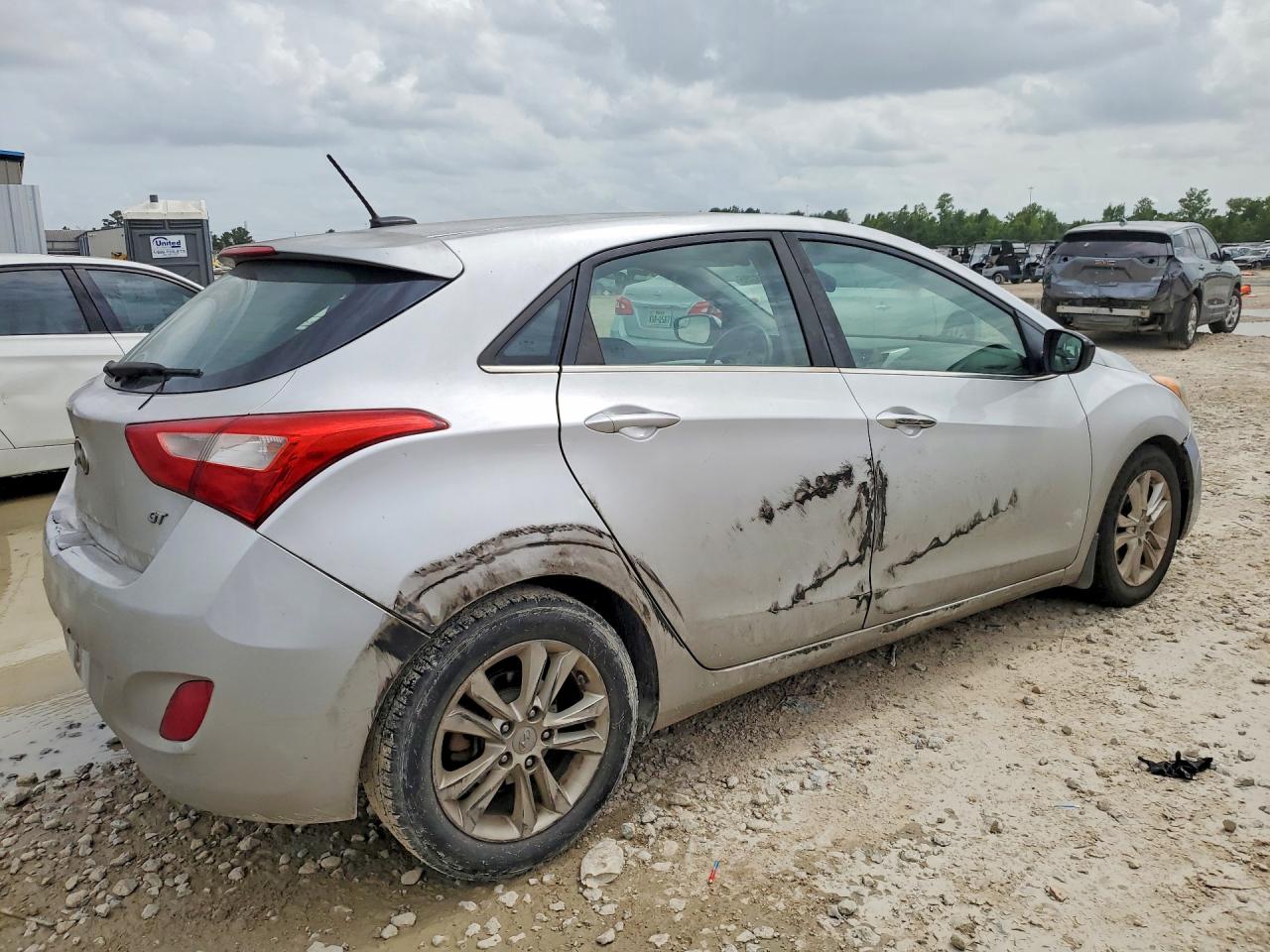 Hyundai ELANTRA Base