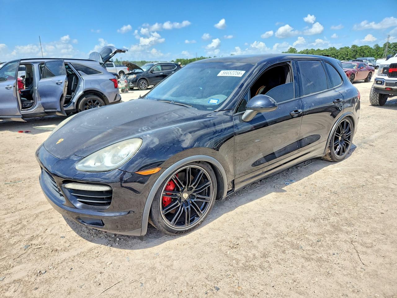 Salvage Porsche Cayenne Image