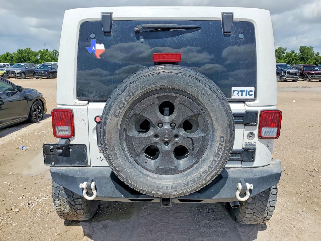 Jeep Wrangler Sahara