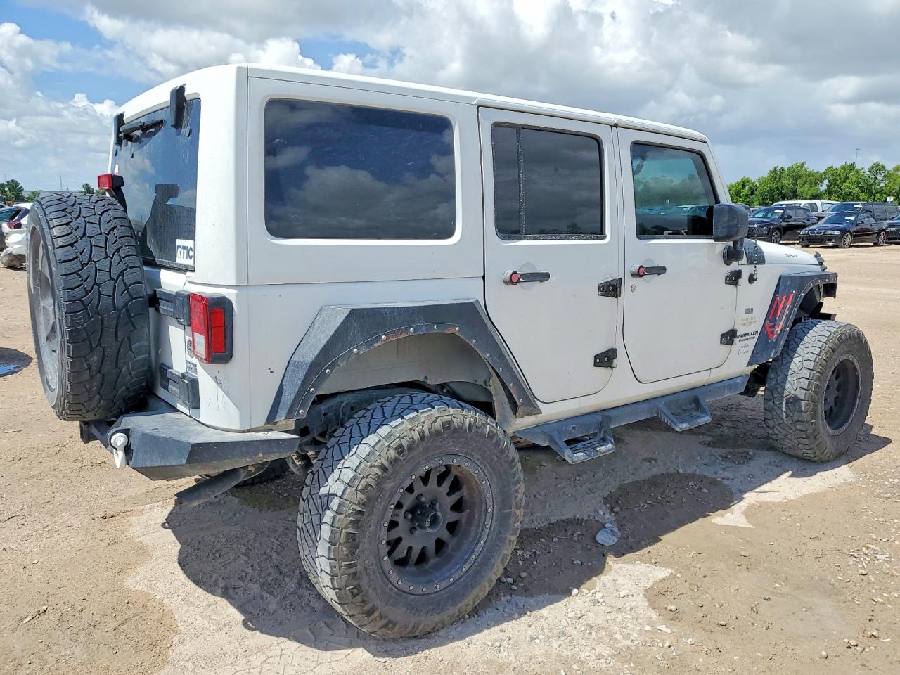 Jeep Wrangler Sahara