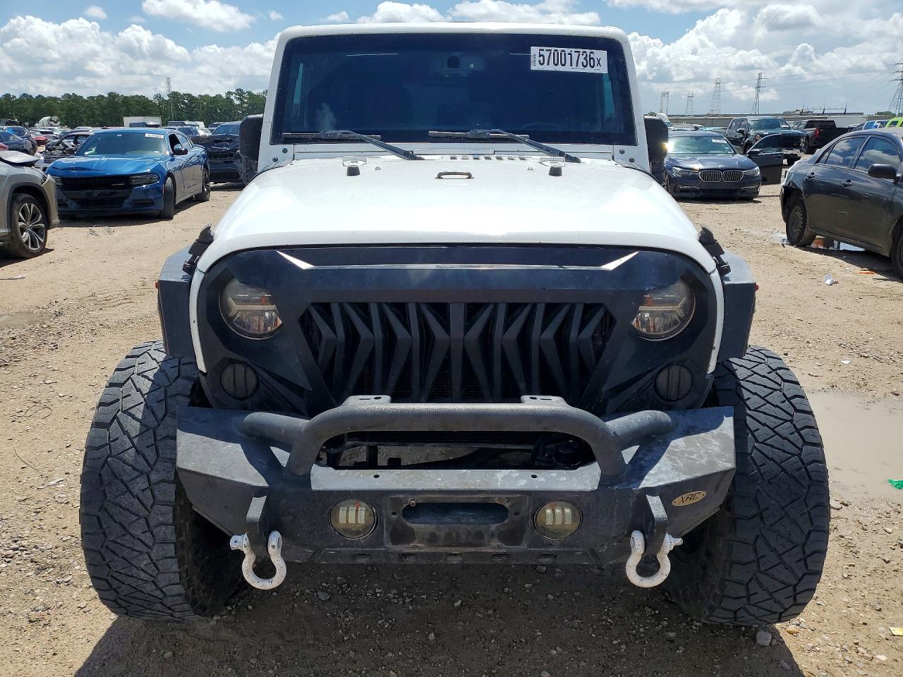 Jeep Wrangler Sahara