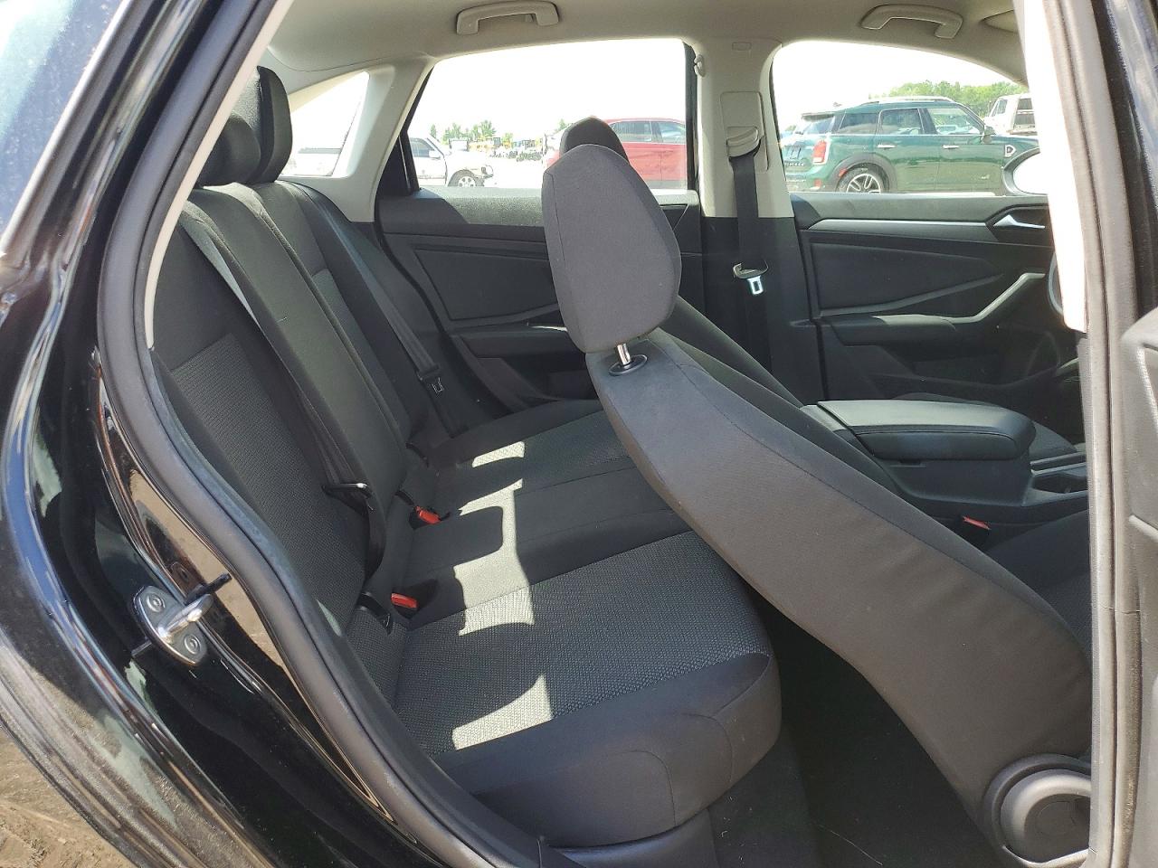 Volkswagen Jetta S