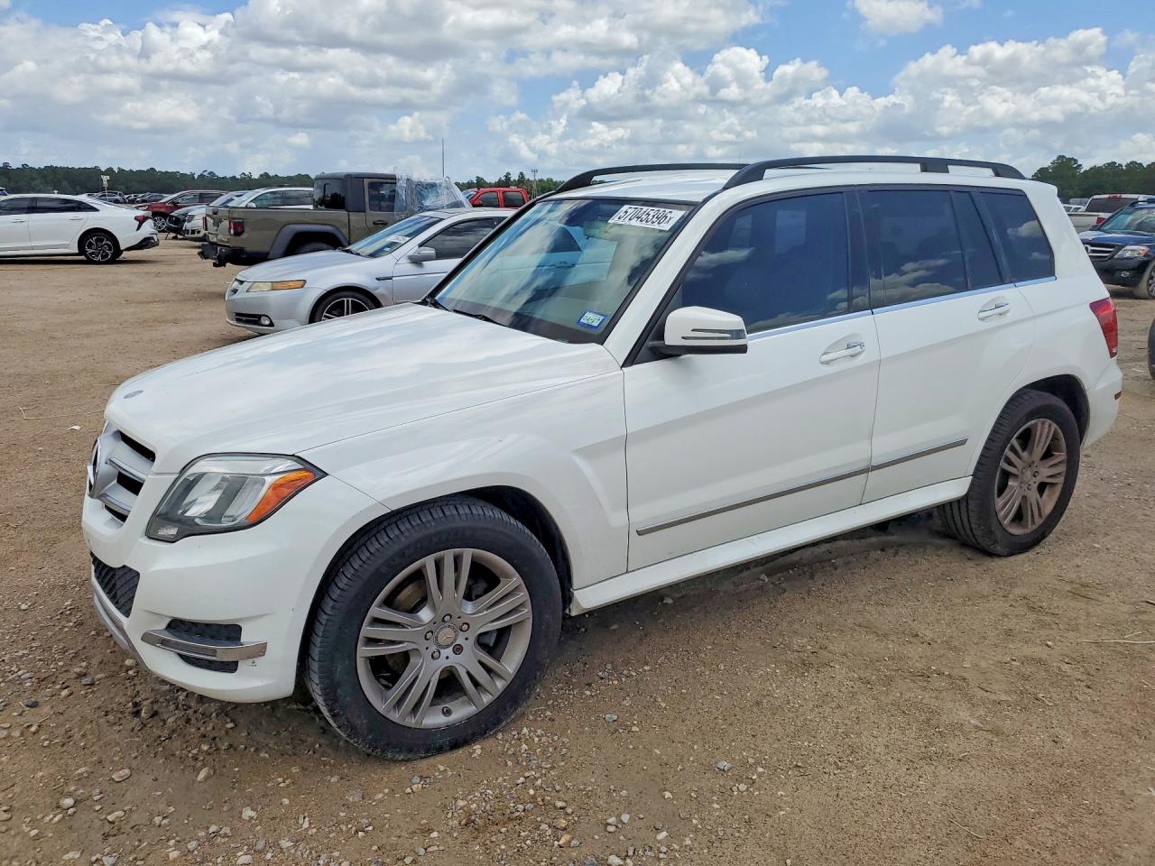Salvage Mercedes-Benz GLK Image