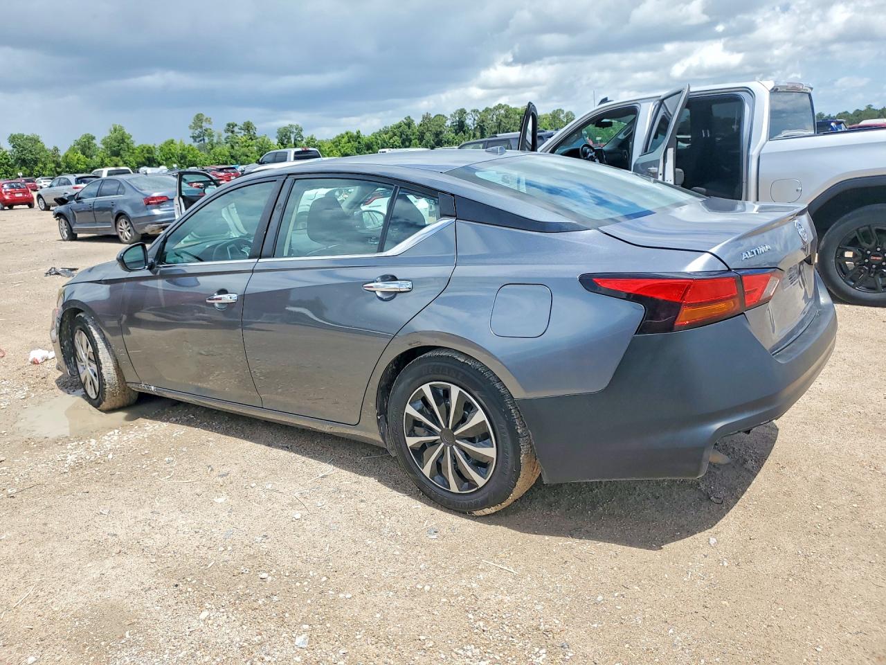 Nissan Altima S