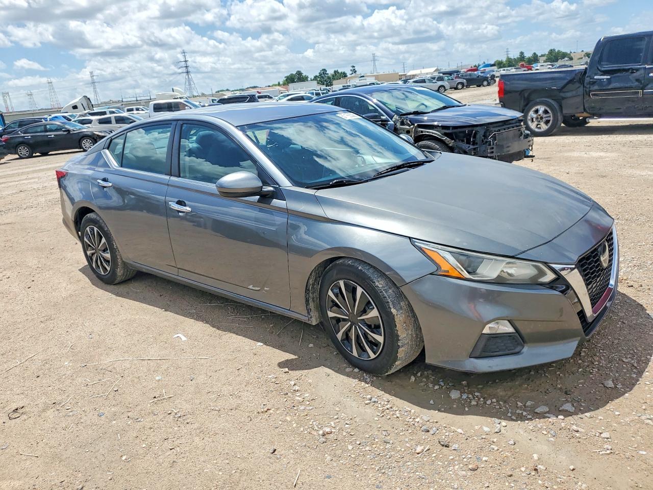 Nissan Altima S